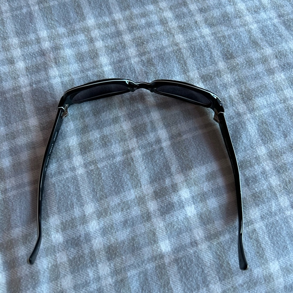 Esprit Elegant Black Sunglasses w/ prescription lenses - Picture 5 of 8
